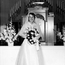 Elizabeth Ann Woods Wed in Imlay City